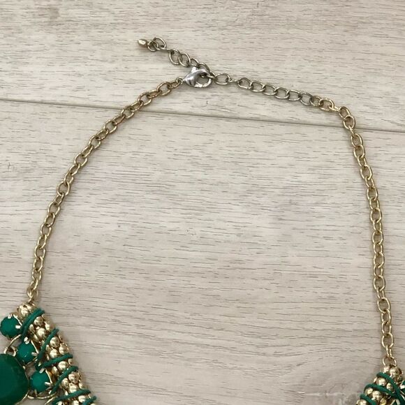 Emerald green statement necklace - Picture 4 of 7